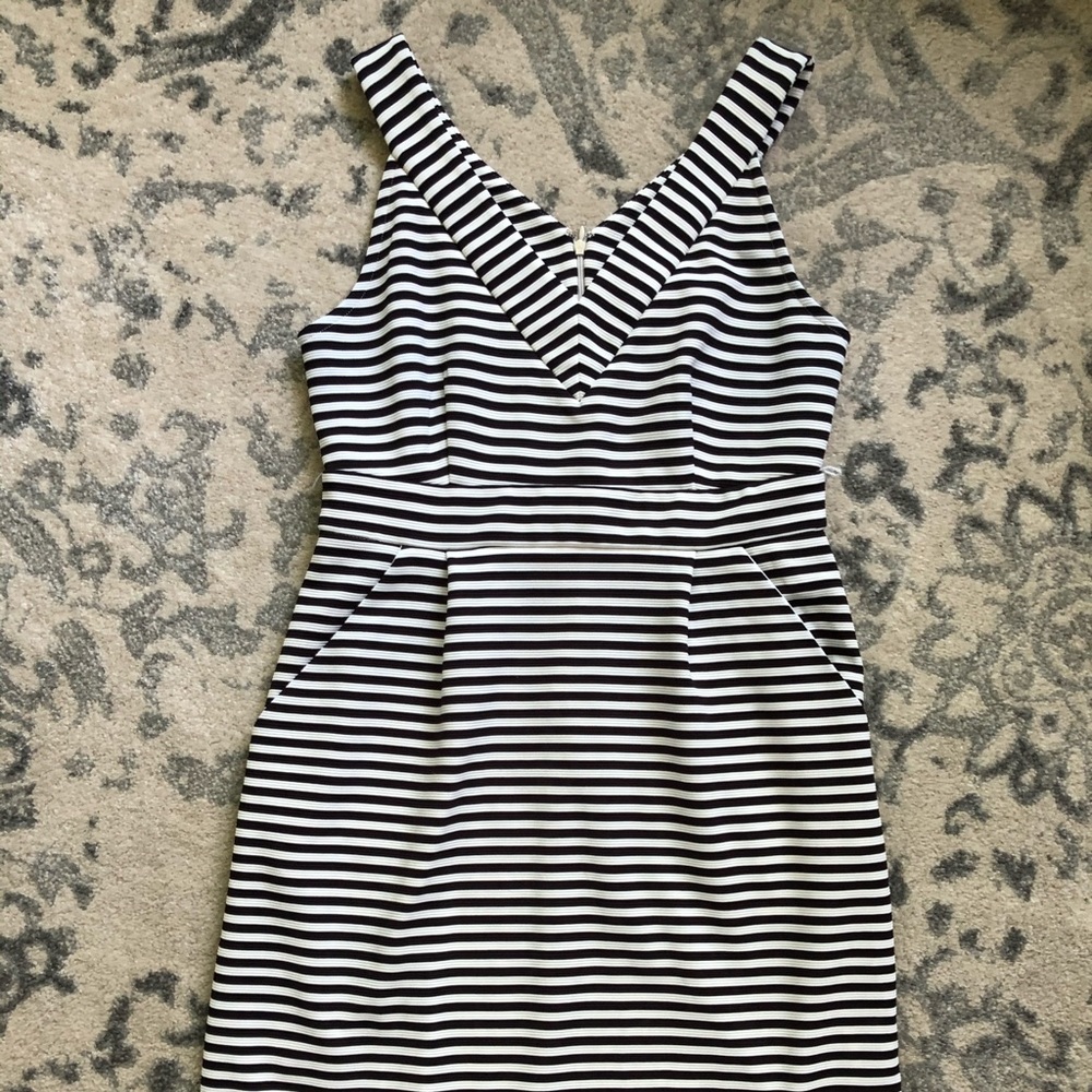 Motherhood maternity dress-black and white